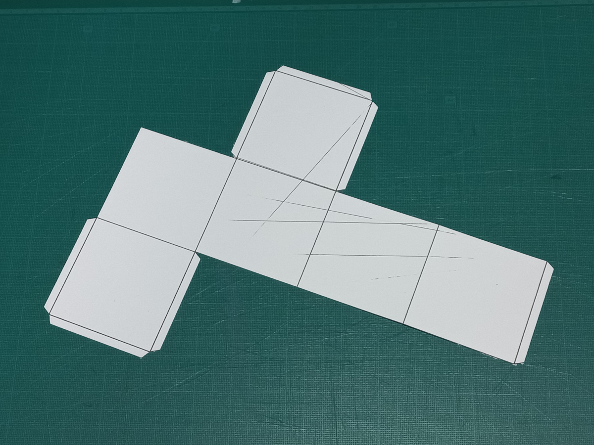 outil:machine_de_decoupe_silhouette_cameo_4_pro:paper_model_cube_faconnage.jpg